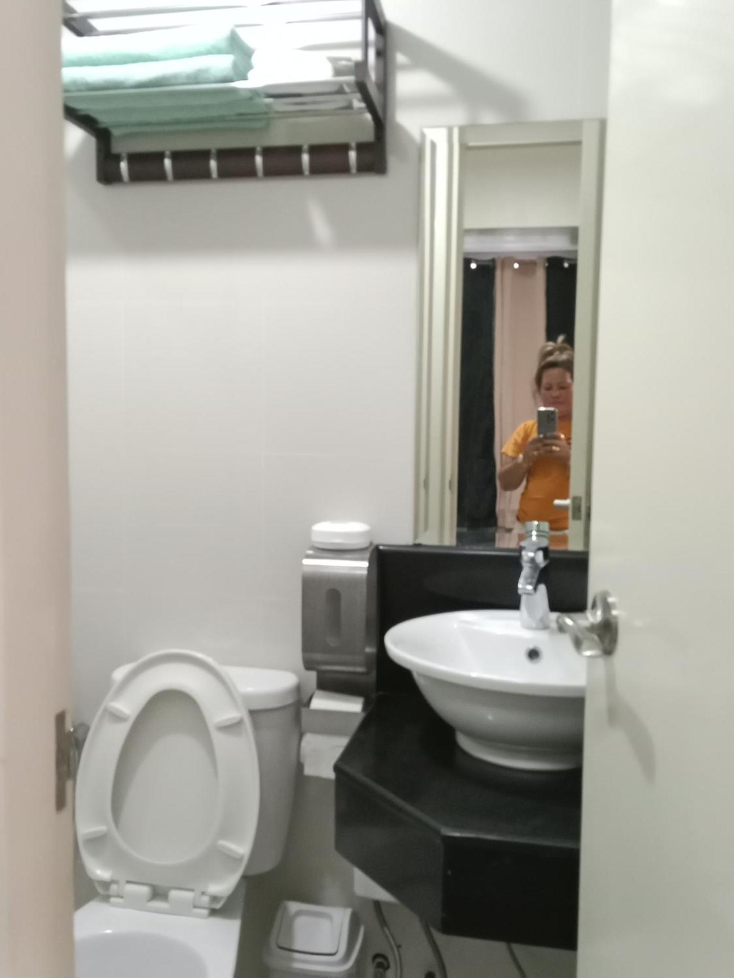Carzonziza Airport Condotel Pasay Buitenkant foto